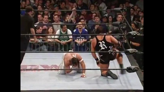 Sabu vs Rhyno – Extreme Rules Match
