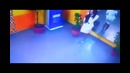 Девушка на каблуках и цветок