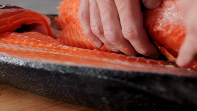 12. Gordon Ramsay Teaches Cooking: Method Breaking Down a Whole Fish