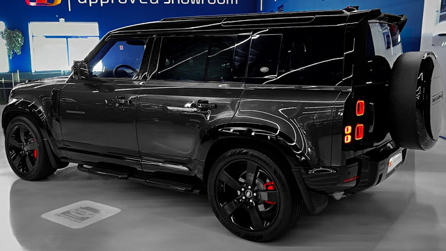 Land Rover Defender (2026) – Premium Power on Every Terrain