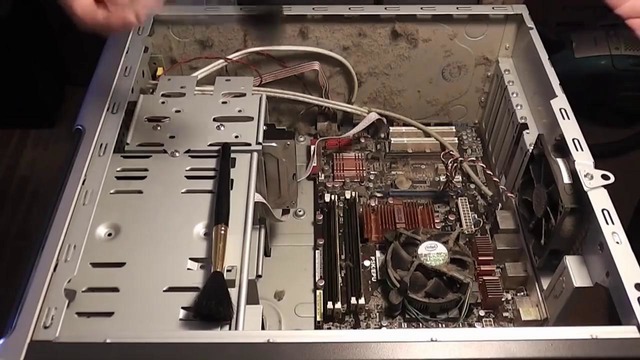 Как самостоятельно почистить компьютер от пыли или как это бывает – Обзор – YouTube