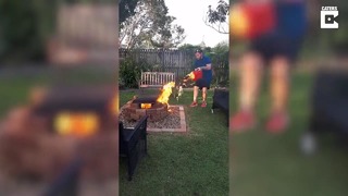 Австралиец хотел поджарить сосиски, а сжег мамин сад