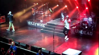 Hollywood Undead- Party By Myself Live 2015 HD