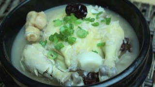 Korean Food: Traditional Korean Chicken Soup (삼계탕)
