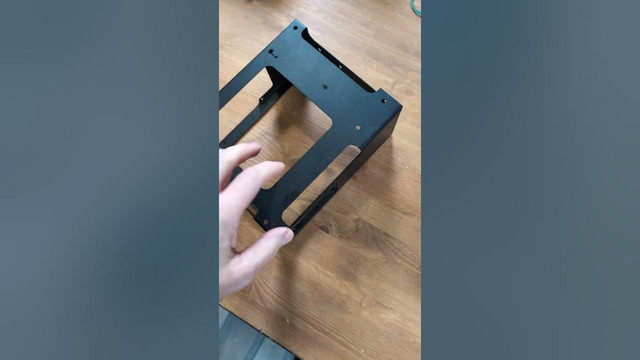 Кому-то вообще интересен маленький дырявый корпус под Mini ITX