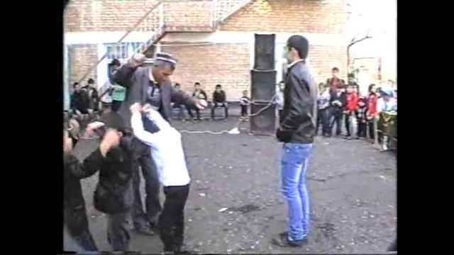 Дети отжигают, танцор Диско