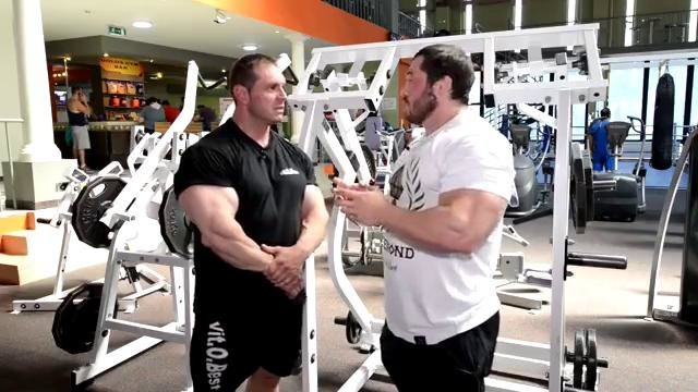 ТЕЛУ ВРЕМЯ! Pako Bautista, A.Skoromnyy. Супер плечи по-испански