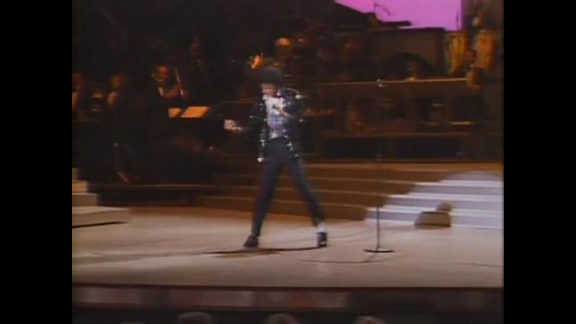 Fisrt Moonwalk Michael Jackson