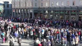 Ylvis – The Fox Flashmob Bergen, Norway