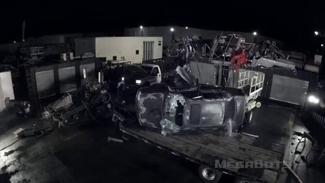 Giant robot duel details