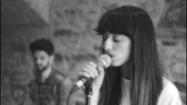Foxes – Glorious (Acoustic)