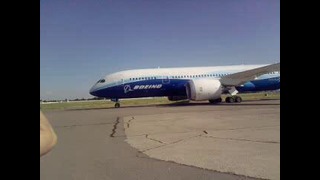 Boeing 787 Dreamliner приземлился в Ташкенте