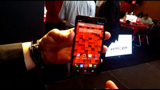 Cnet: Motorola Droid Maxx hands on