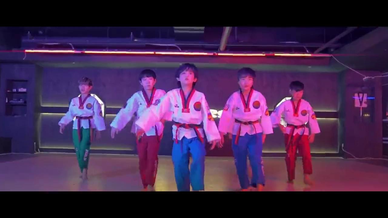 BTS IDOL Little Ktigers ver Mover.uz