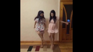 Узбекские Девушки танцуют Лезгинку