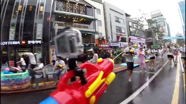 Фестиваль водяных пистолетов в Сеуле
