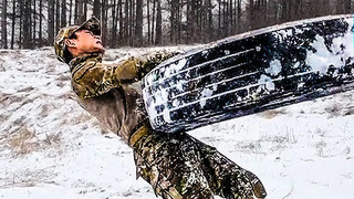 Сумасшедший китайский спецназовец тренировки с покрышками и бревнами