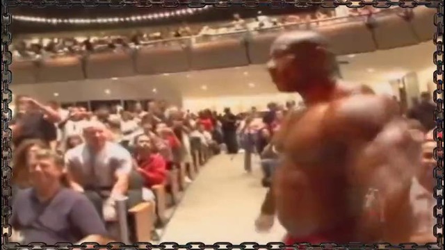 Bodybuilding Motivation – Don’t pray for easy life