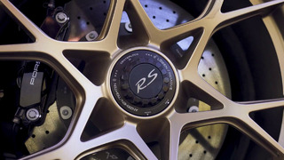 Обзор Porsche GT4 RS: разгон 0-60м/ч (0-96км/ч), 1/4 мили, проверка звука, тормозов и управляемости