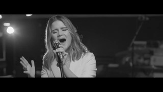 Maren Morris – Once (Live from RCA Studio A)