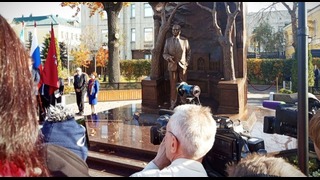 В Москве открыли памятник первому президенту Республики Узбекистан Исламу Каримову