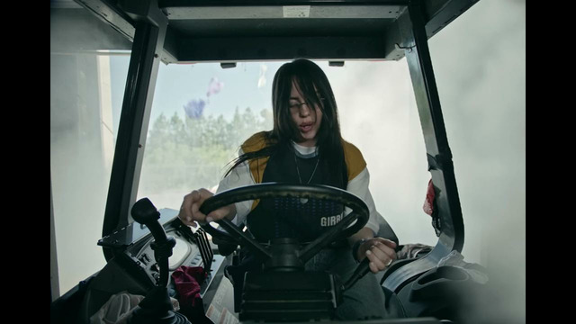 Charli xcx – Guess featuring Billie Eilish (official video)