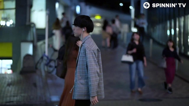 Pharien – Fall Apart (Official Music Video)