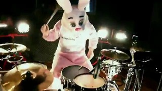 Travis Barker Vs Energizer Bunny[Up All Night Cover