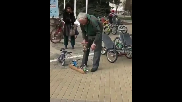 Yoshlari ulug’ bo’lsa ham qarilikni tan olmagan otahon