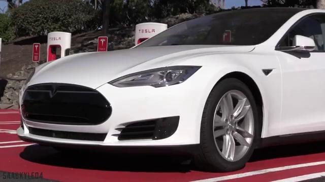 2016 Tesla Model S P90D w-Ludicrous Mode – Power Up, Road Test