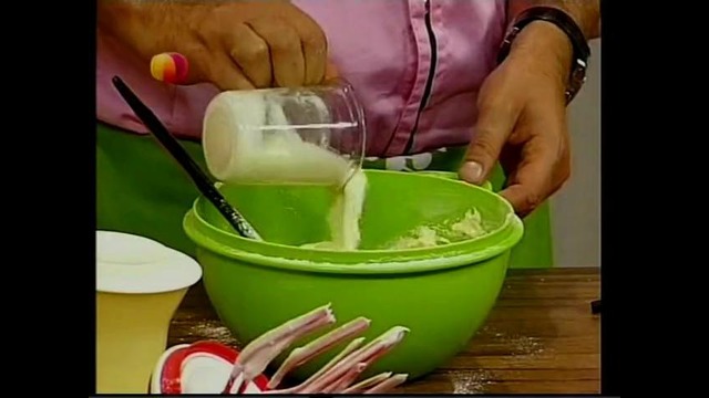 Сладкие истории – Ягодно-йогуртовый торт (08.10.2011)