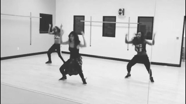 Selena Gomez is dancing 2014