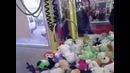 Эффективный способ доставать игрушки из автомата