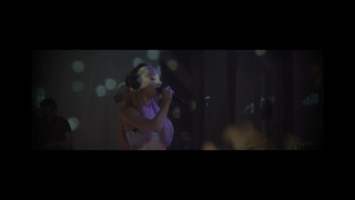 Ariana Grande – Right There (Live from London)