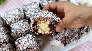 Mayin va antiqa «Lamington» pirojniylarini tayyorlash / Очень аппетитные пирожные «Ламингтон»