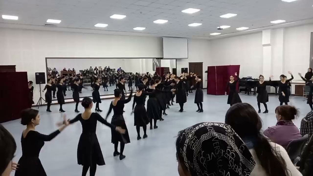 Постановка этюда на бухарском материале( муж. женс.)