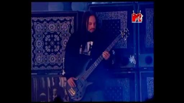 Korn – Another Brick In The Wall (llive @ Moscow, MTV RMA)