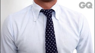 Как завязать галстук- простой узел | GQ