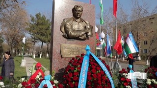 Сегодня в столице был открыт барельеф великому Чингизу Айтматову