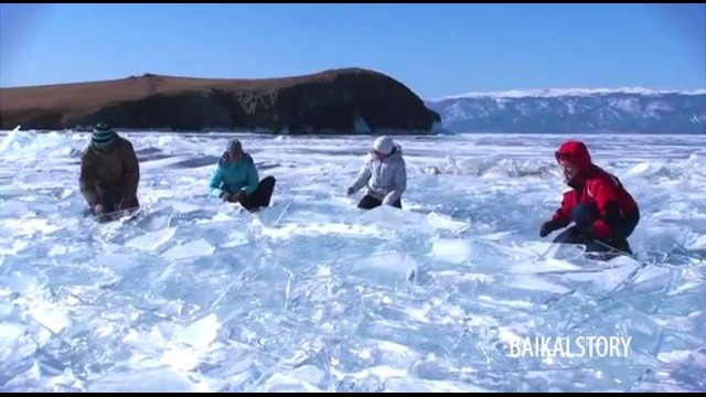 Барабан из льда на озере Байкал