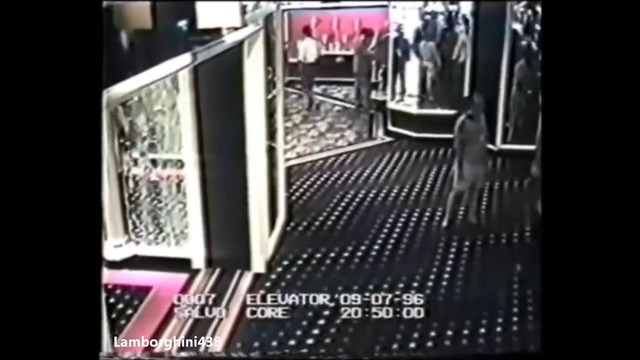 Тупак Шакур. 7 сентября 1996 стычка в холле отеля(720p)