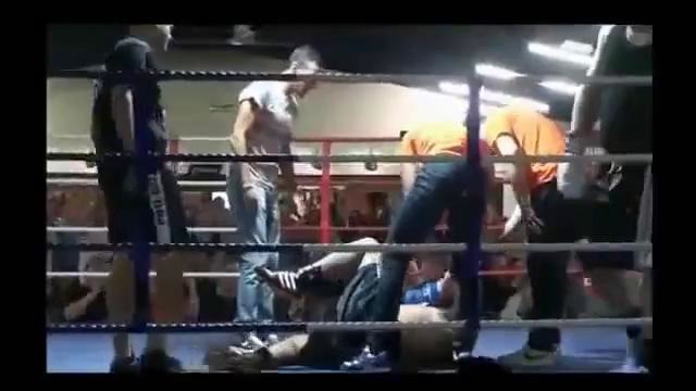 Cудья уложил боксёра за 2 секунды
