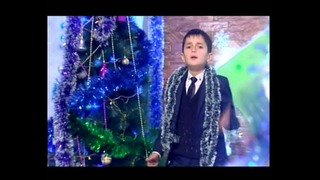 Исполнение песни на узбекском языке в исполнении мальчика