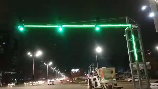 Новый светофор в Ташкенте