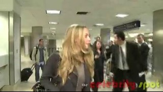 Amanda Seyfried Arrives in LA to Promote ‘Dear John