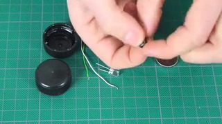 Как сделать фонарик-брелок из пластиковых крышек своими руками