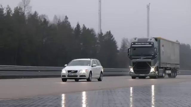 Экстренное торможение Volvo