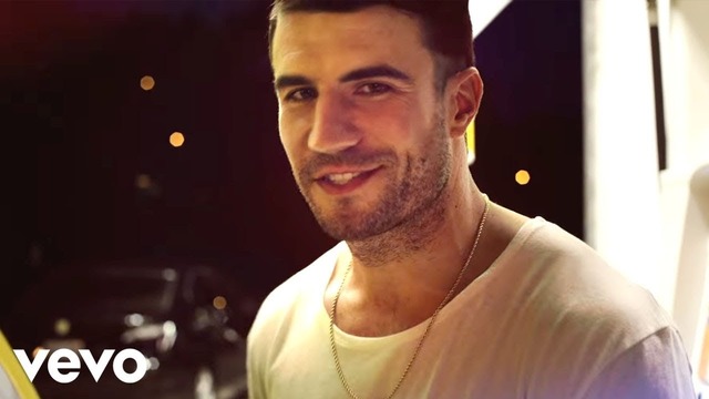 Sam Hunt – Leave The Night On (Official Music Video)