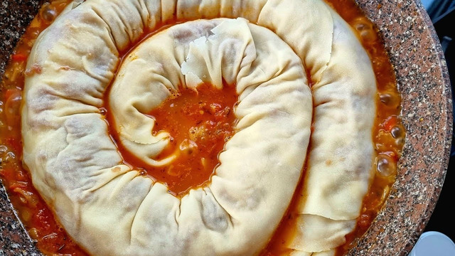 Узбекская национальная еда на сковороде. Урама Ханум без мантоварки