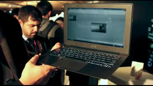 Asus Taichi dual-screen Windows 8 laptop (The Verge at Computex Taipei)